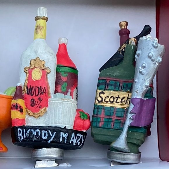 Vintage "Cocktail Bottles" Cheese Spreaders - Set of 4 - Picture 4 of 7